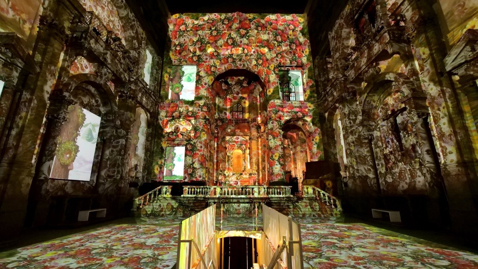Inside Magritte, immersive exhibition in Cattedrale dell'Immagine