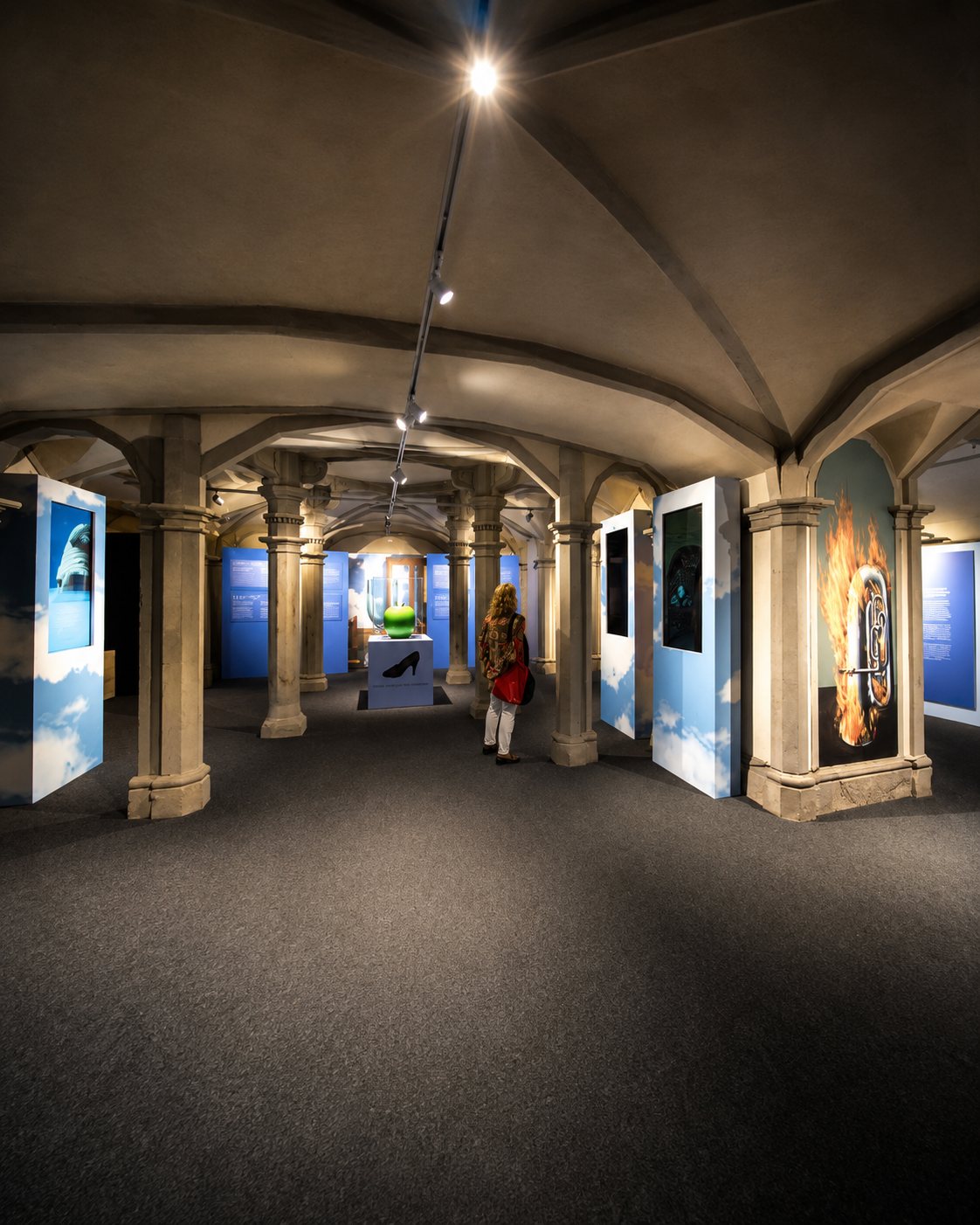 Inside Magritte, immersive exhibition in Cattedrale dell'Immagine