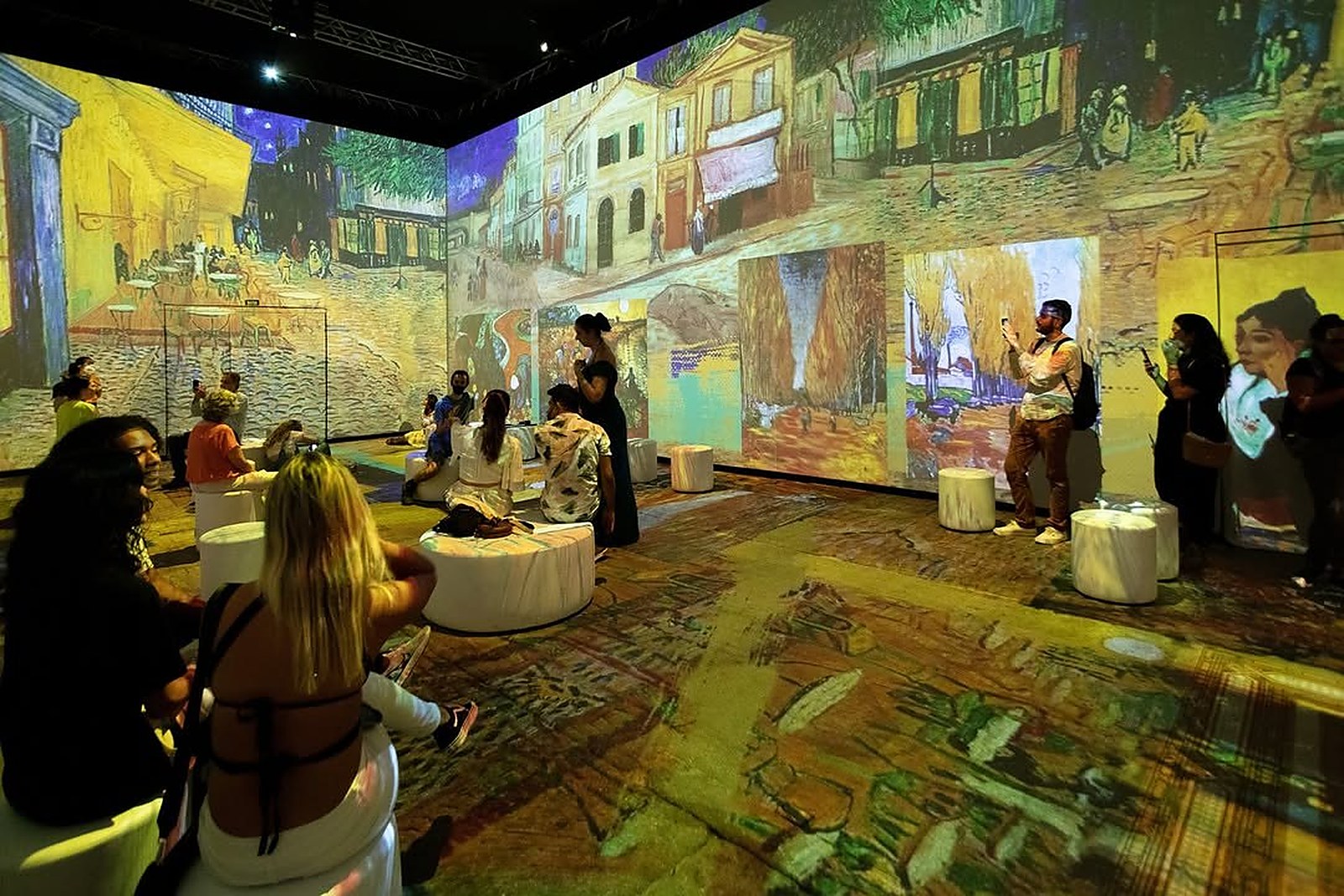 Inside Van Gogh, immersive exhibition in Zentralheize